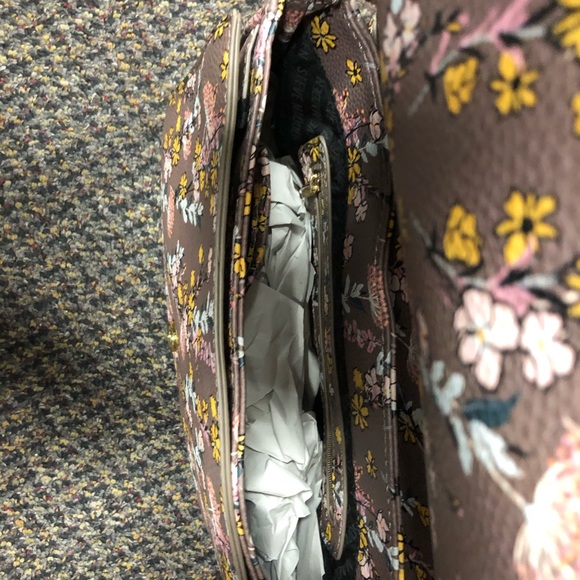 Handbag - Picture 3 of 3